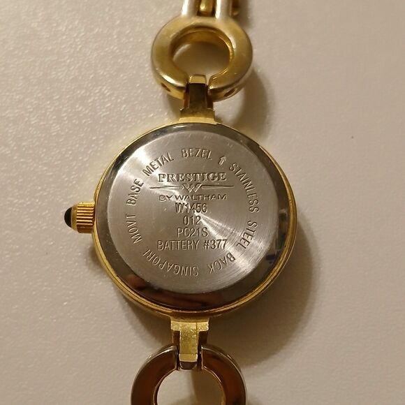 Vintage Prestige By Waltham Women’s Gold Tone Rhinestone Accent Watch W1456 main image 10